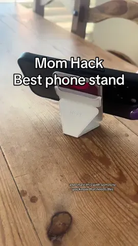 The best phone stand for any mom who finds herself in the car often needing to do video calls or wanting to watch videos. Your arms will thank you. #cre#creatorsearchinsightss#bestphonestandF@MOFT.Globalm#momwinh#sahmlifea#dealsforyoudayss#ttsaclm#momsontiktokm#summerhacks