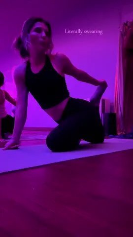 My fav 😍 #yogaday #hotyogabenefits #wifelife #youngcouples #houseoftiktok 