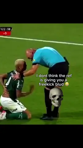 what is he doing 💀 #brazil #referee #freekick #footballtiktok 
