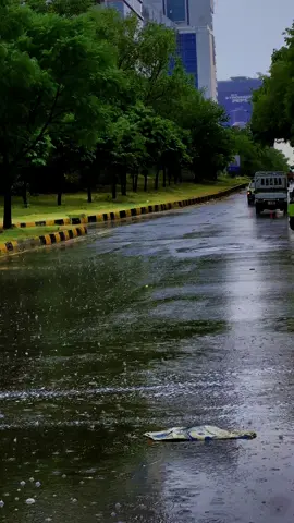 Happy rainy day🌧️☔️ #islamabad #islamabadian #greenpakistan⚘🇵🇰⚘ #plzviralvideo #foryoupage #tiktokofficial #tiktokofficial #naturalbeauty 