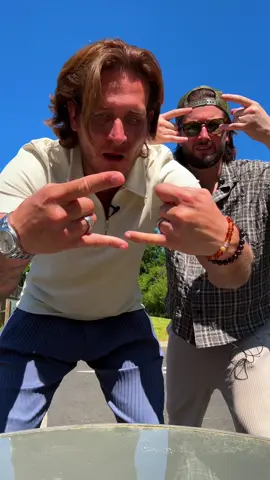 This is hilarious! 🤣🤯 #challenge #funny #finger #pinky 