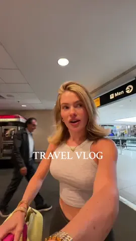 our flight got cancelled the minute we got to the airport😂😭 but WE MADE IT ☀️👙🩷🌳🐄🌊#hamptons #travel #Vlog #diml #contentcreator #dailyvlog #comewithme #newyork #supergooptrip #brandtrip 