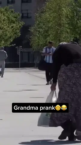 Prank grandma 🤣#funny #funnyvideos #prank #scare #scareprank #prankscare #😂 