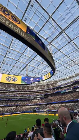 ملعب سوفي في لوس أنجلوس sofi_stadium   أمريكا ملعب إفتتاح وختام دورة الألعاب الأولمبية لعام2028 أيضا مقرر له إستضافة السباحة وكرة القدم النسائية  وكرة القدم الرجالية  بعد4أعوام  حدث أخر كبير في أمريكا 🏟🤩🤩 ____________________ #زاوية_الملاعب #footballstadium #stadium 