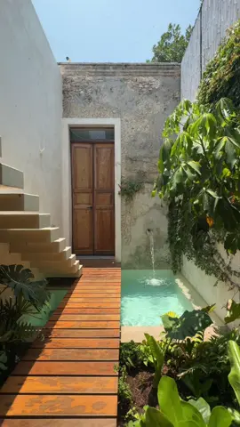 La increíble “Casa La Plancha 🌿” Mérida Yucatán  - Arquitectura y Construcción: @pciviles Hospedaje: @Stayinmid @Katia Diaz Bermudez | @airbnb  - - - #merida #tinyhouse #yucatan #casalaplancha #airbnb 