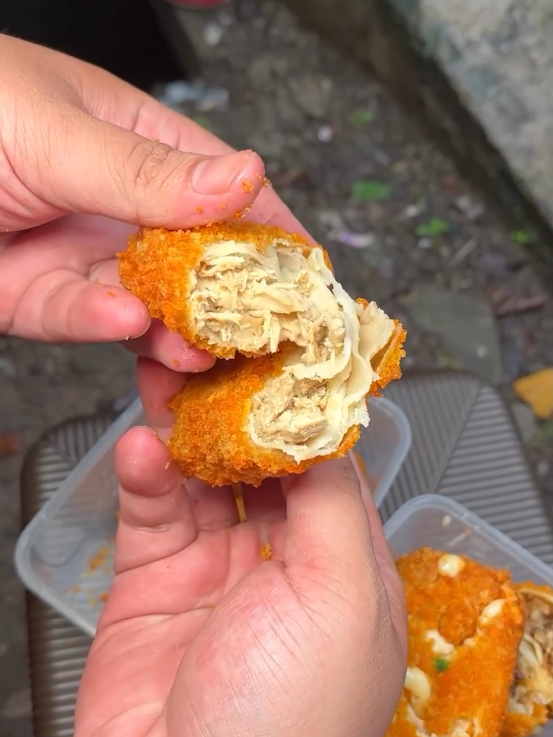 yang ga suka pedas dan suka yang ori ori aja bisa nih cobain ayam original ala debunzi risol🤩🤗 #