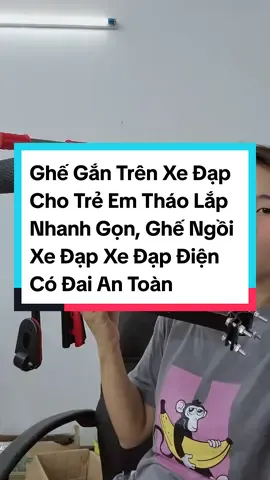 Ghế Gắn Trên Xe Đạp Xe Điện Cho Trẻ Em Tháo Lắp Nhanh Gọn, Ghế Ngồi Xe Đạp Xe Đạp Điện Có Đai An Toàn,  Ghế Ngồi Xe Đạp Có Tay Cầm Nắm Cho Bé  Đặc điểm: Ghế gắn trên xe đạp, xe điện có bảo vệ hai bên, có để chân. Dễ sử dụng, chắc chắn, làm bằng chất liệu tốt an toàn tuyệt đối cho trẻ em. Được cho các dòng xe đạp có coc yên thích hợp, xe điện có thiết kế coc yên nhỏ nhô lên. Sản phẩm có hai lựa chọn là có dây an toàn hoặc không có dây an toàn. Dây an toàn này bằng vải có nút tháo nhanh ở giữa và có tác dụng rất tốt với em bé còn nhỏ. Giúp bảo vệ và ngồi ổn định hơn khi đi xe. Có thể tháo rời ra khi không sử dụng. Sản phẩm ghế gắn trên xe cho trẻ em ngồi, sản phẩm thích hợp cho nhiều loại xe đạp, xe điện... #ghế #ghexedapchobe #xedap #cycling #mtb 