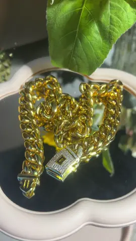 What a lovely bracelet! lt is so beautiful #giftideas #jewelry #metfine #tiktok #fpyシ #fpy #cubannecklace #necklace #fashion 