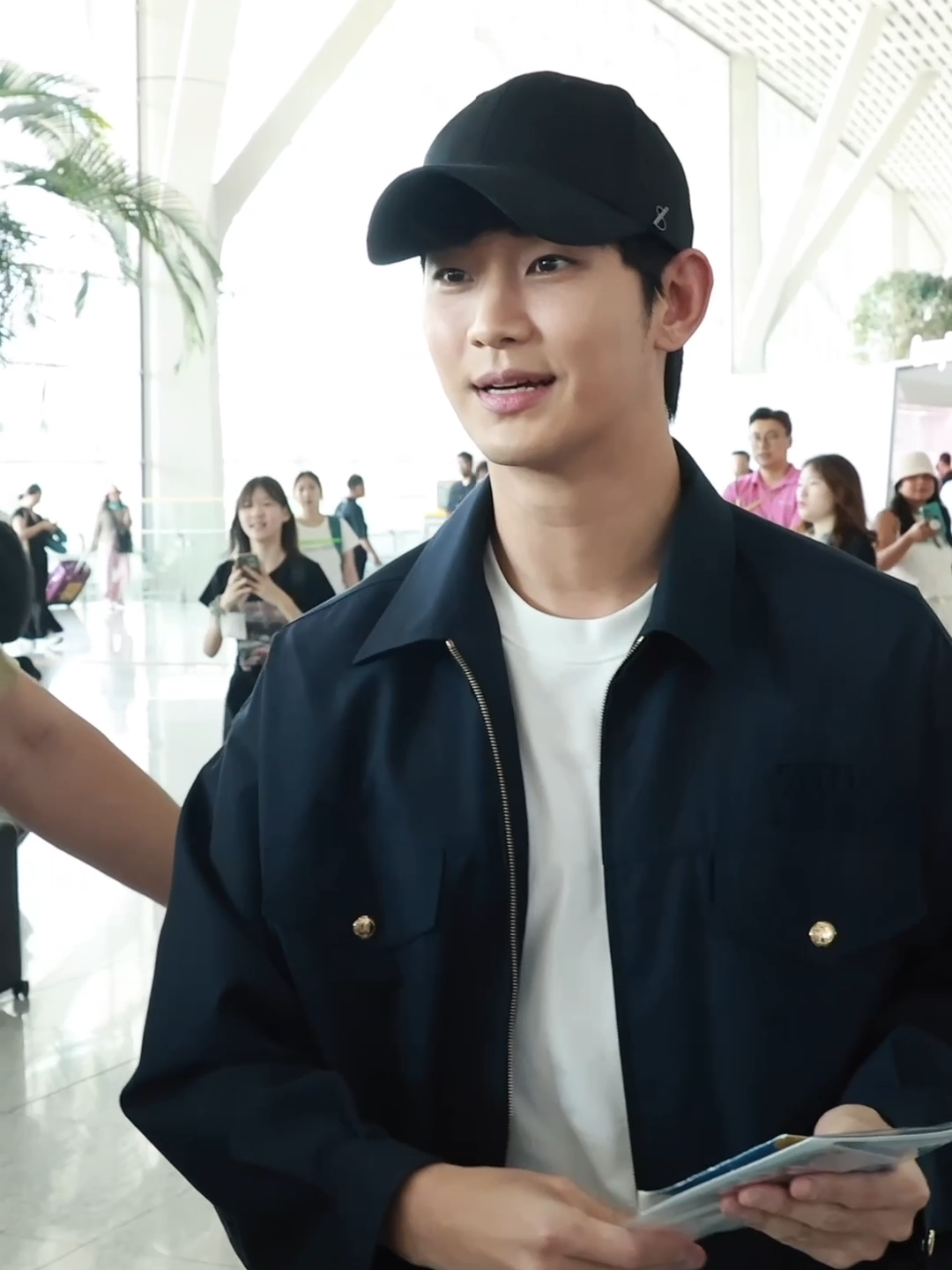 ✔️김수현 #KIMSOOHYUN #Airport #김수현 #공항패션