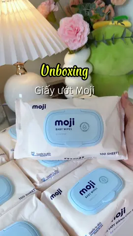Khăn giấy ướt Moji #khangiay #khangiayrut #khangiayuot #review #muasam #muasamcungtiktok #unboxing 
