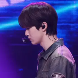 THIS IS MY FAV FANCAM SO FAR 🔥 the facial expression 🔛🔝 #riize #sungchan 