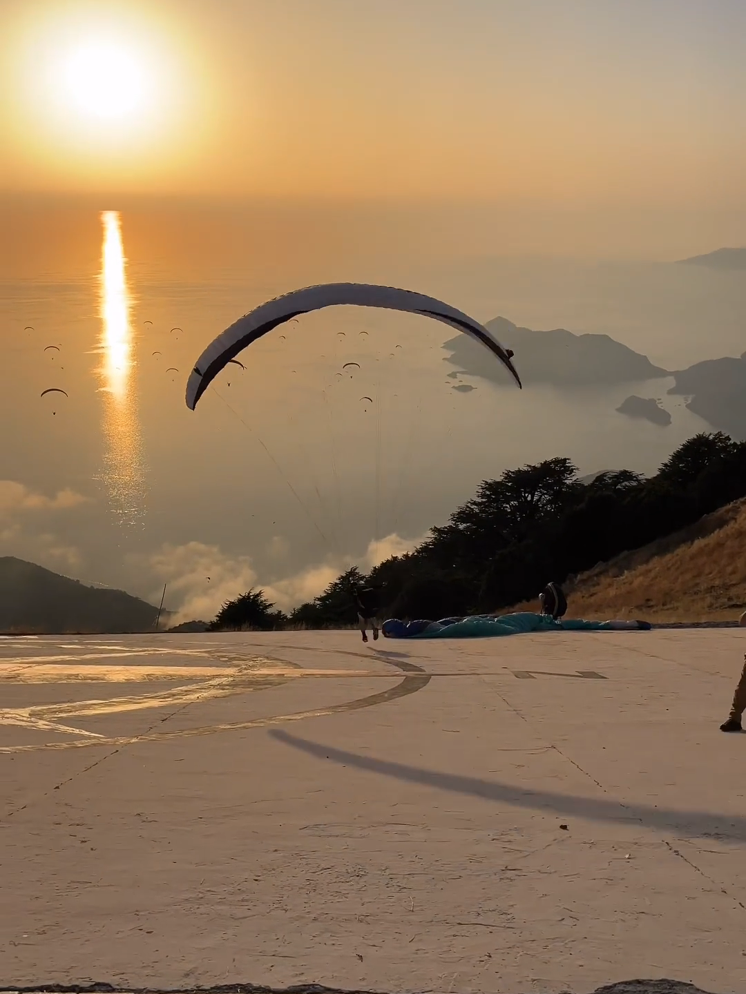 The Paragliding Paradise (IG🎥: @caliskan.oslem) #Unreel #Extreme #Paragliding #Views #Turkey