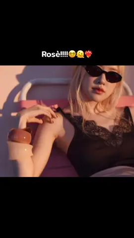 ตายสองรอบเมื่อเช้าก็ลิซ่าตกเย็นมาก็โรเซ่🫠#rosé #rosiearerose #โรเซ่ #yls #fyp 