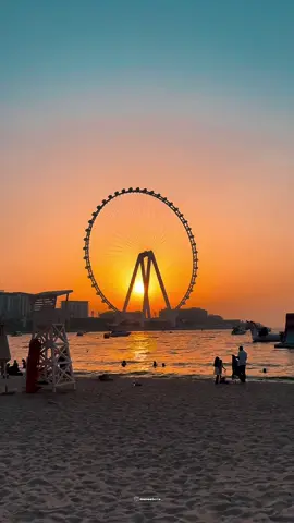 Marina Beach Sunset🌅🧡 #dubaimarina #beachvibes #dubai🇦🇪 #foryoupage #viralvideo #muneebclix 