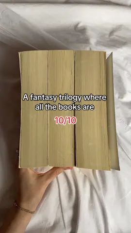 A discovery of witches is one of my all time favourite series ✨ @headlinebooks  #BookTok #fantasybooks #adiscoveryofwitches  #fyp* #viral #blowthisup #trilogy #us #uk #enemiestolovers #fantasybooktok #booktokerfyp