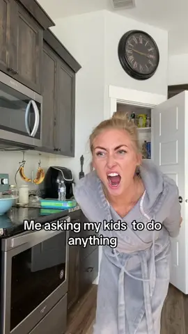 The kids were paid actors. #sahmlife #momlife #momsoftiktokover30 #contentcreator #funny #relateable #foryoupage #roadto10k #payoffdebt 