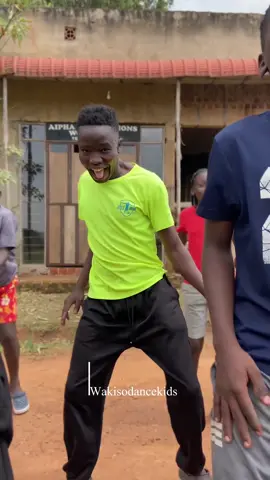 Macarena dance💃🕺 #kidsdancing #macarena #macarenadance #wakisodancekids #wakisodancekidsfoundation 🎥:@E-visuals 