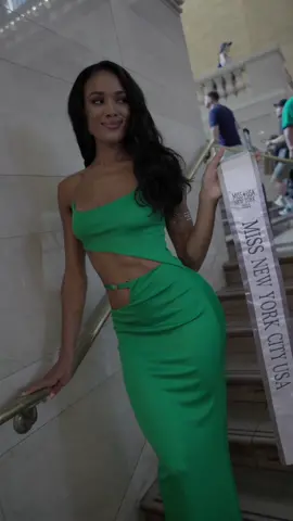 Heard New York was calling 😏 on my way to @Miss New York USA 🫶🏽👑🗽 #missnyusa #missusa #roadtomissusa #pageant #pageantry #revolve #newyorkcity 