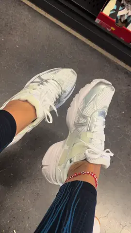 Nike v2k run #marbellashopping #marbella #shopping #personal #✨✨ #compras #laredo #mexicoenvios #republicamexicana🇲🇽 