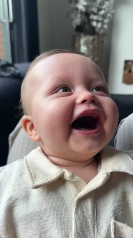 I think your baby will laugh even harder, when they see this video. My baby loves to watch other babies laugh 🥹🫶 He just ate spaghetti 🙃😅 #babysmile #babylaughing #babyfunny #babytiktok #babylove 