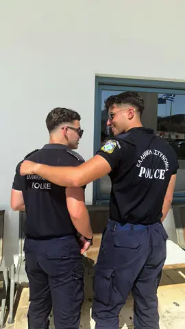 >>>Greece policemen 🇬🇷👮🏼‍♂️😮‍💨 #parosgreece #parosisland #policeofficer #islandboys #greektiktok #paros #greece 