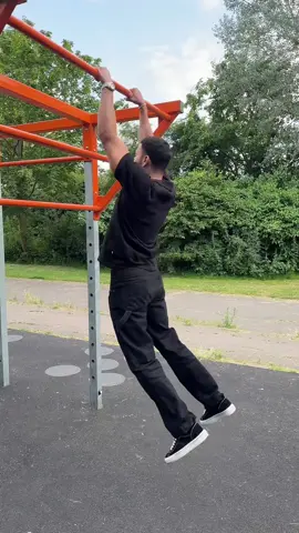Trying to learn a muscle up in one day 😭 #fy #muscleup #calisthenics #gym 