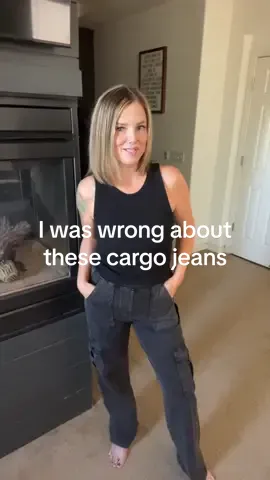 These are the comfiest cargo pants you will ever own. They’re from @Halara_official  I’m in a size small.  @Halara  #halara #halaramagicjeans #halaratiktokshop 
