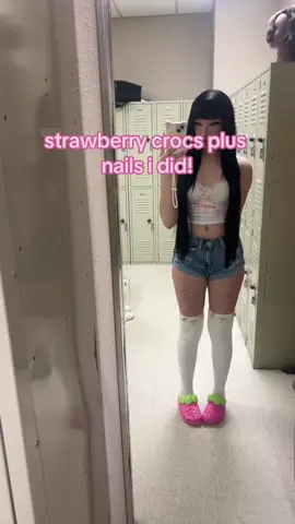 shes getting good at nails who wants some (im proud of myself) #fyp #cutecore🎀🦴🍮🐾 #cutecore🎀🦴🍮🐾🎀🌈💞🧸 #kawaiikei 
