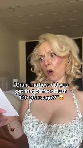 How they got the perfect blush 100 years ago!! 😳👀