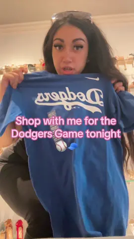 First time going to a game 🧢🩷 #girlyvibes #girlypop #girlytok #girlythings #fyp #dodgers #girls 