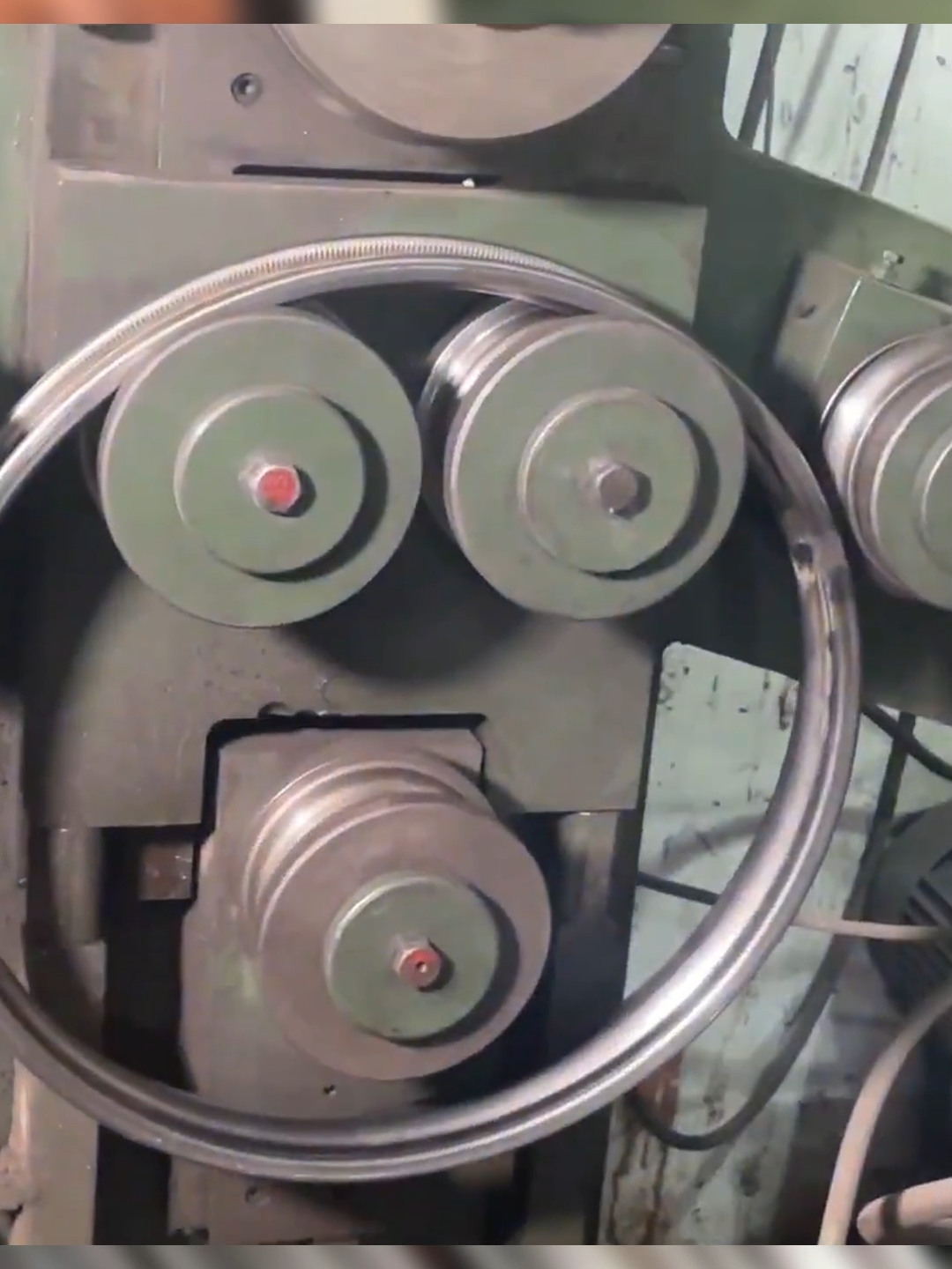 Amazing Modern Manufacturing Process of Motorcycle Wheel Rim . . #Pakistanitruck #machine #making #machinist #engineblock #crafting #diycrafting #🇺🇸a #virał #repair #mechanical #talent #skills #creativity #foryou #fyp #foryoupage #fypシ