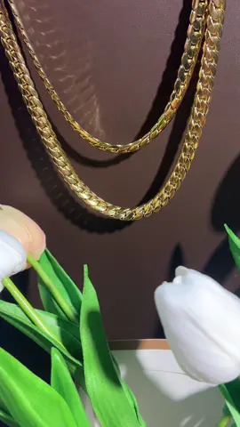 Everyone loves the new Cuban bracelet #giftideas #jewelry #metfine #tiktok #fpyシ #fpy #cubannecklace #necklace #fashion 