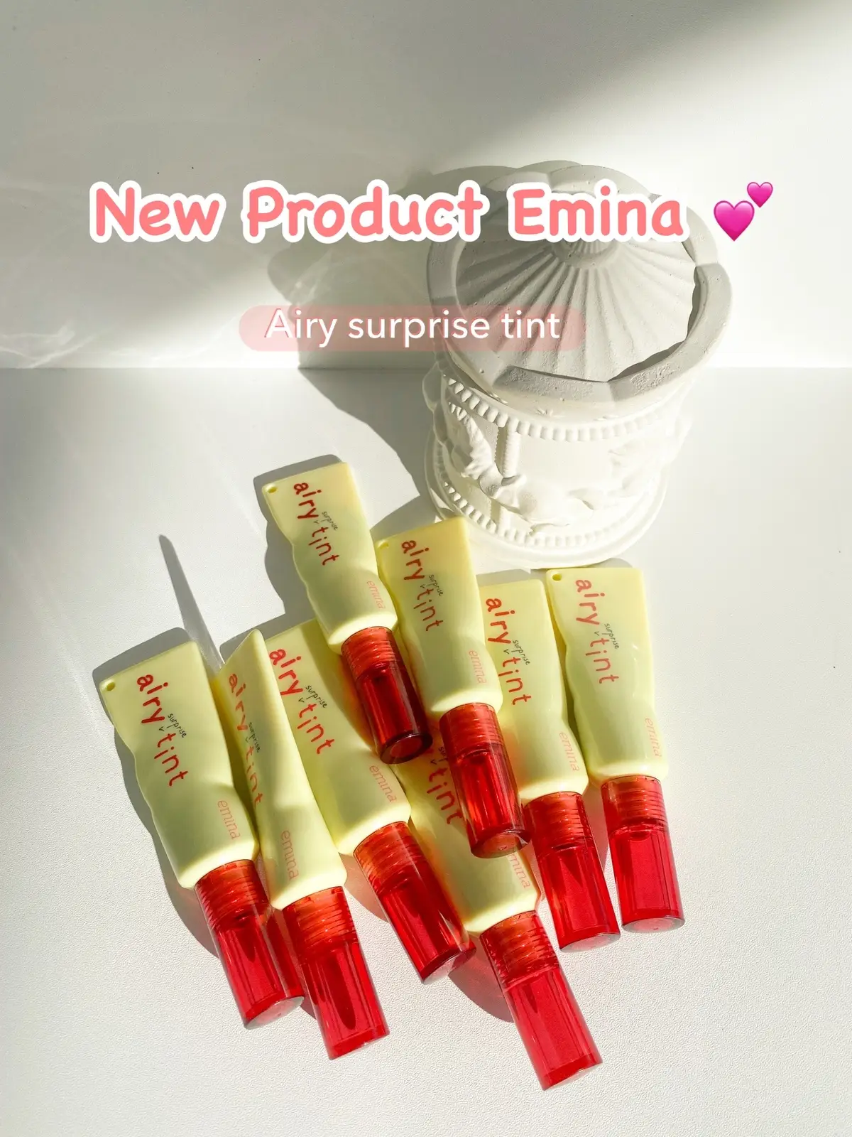 Ringan banget kayak gag lagi pakek liptint…mana stain nya juara lagi…udah dipakek seharian masih stain di bibir, shade 03 juara sih 💕 #eminaairytint #airysurprise #airytint #eminaliptint 