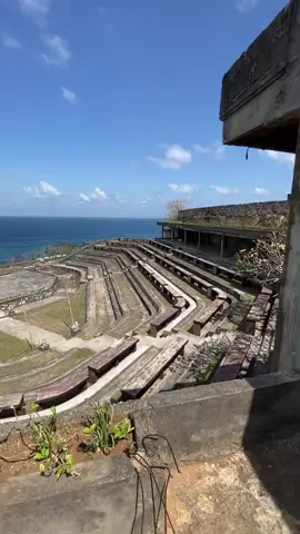 setiap ke pantai terngiang2 video klip lagunya🤣 kalau kesini better turun ke pantainya jalan kaki, baliknya naik shuttle. jalan kaki spy menikmati pemandangan yg baguusss✨  #bali #pantaigunungpayung #CapCut 