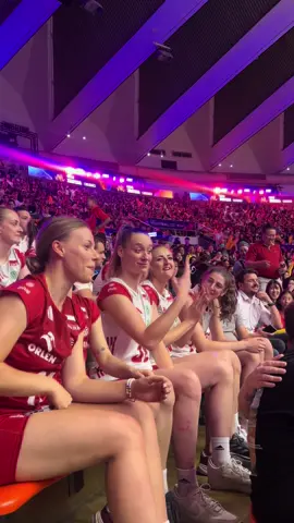 แล้วโปแลนด์มานั่งข้างชั้นนน จะวูบบบบบบบ🫠💓🫶🏻🇵🇱 #poland #poskavolleyball #vnl2024 #volleyball #matynalukasik🇵🇱 #stysiak 