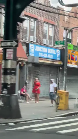 Early morning at Jackson heights #jacksonheights #nyc #usa 