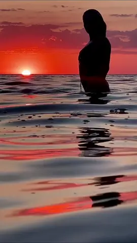 #sunset #romance #Beachsunset #longervideo #fyp #relexiones #foryoupage Hol Up Lady -  Byron Major
