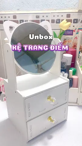 Kệ tranh điểm kèm gương tai mèo xinh xắn. ❤❤#ketrangdiemmini #keguongtrangdiemtaigau #xuhuong 