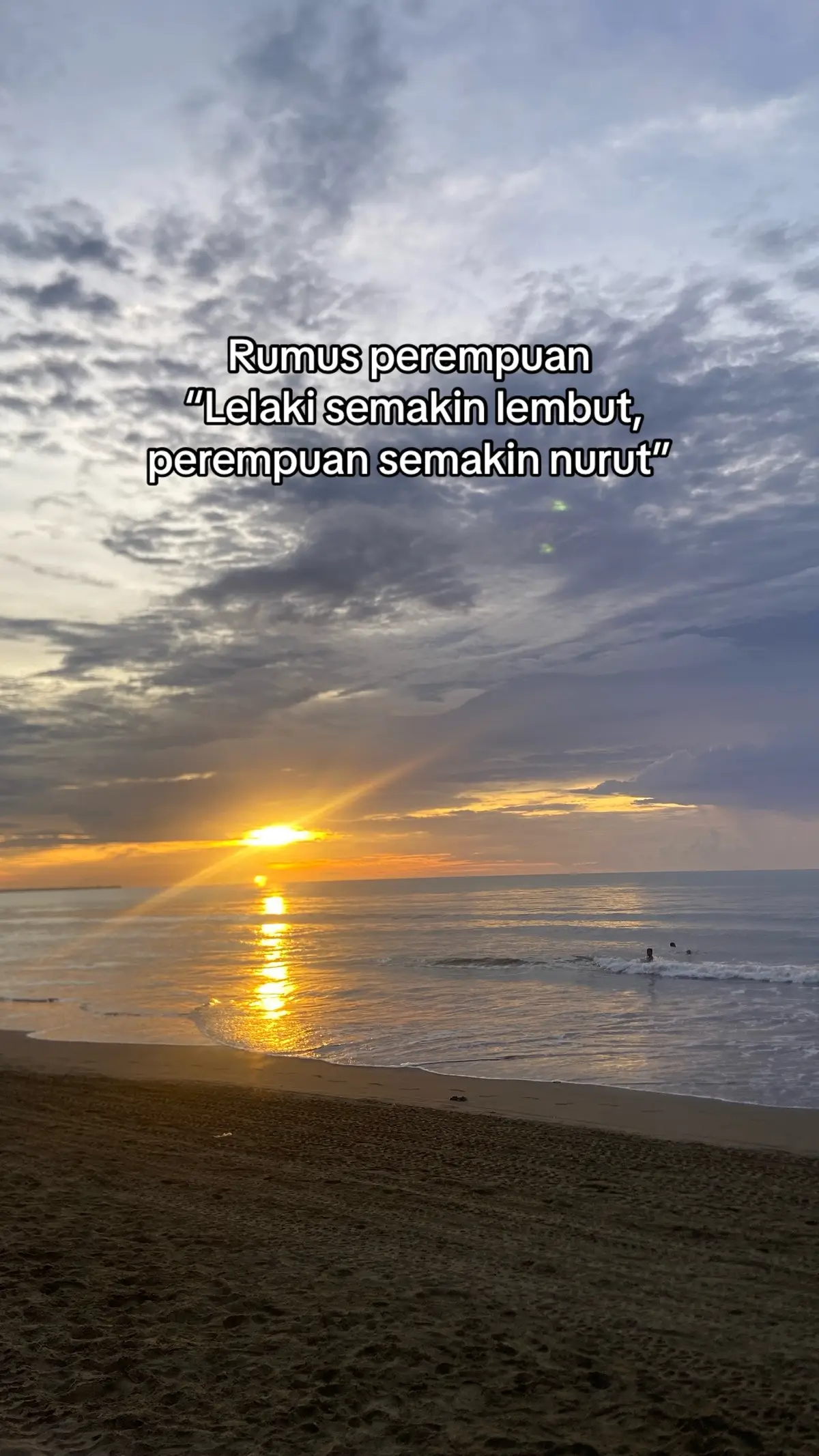 Hakikatnya perempuan itu menyesuaikan😌 #fyp #fypシ #storytime #katakata #beranda #foryoupage #viral #xyzbca #sunset 