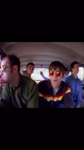 Now that you’re mine🤩🤩  #oasis #slideaway #definitelymaybe #knebworth #liamgallagher #noelgallagher #whatsthestorymorningglory #morningglory #britpop #rocknroll #rock #musica #themasterplan 