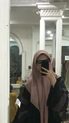 abaya yang aku pake ada di keranjang kuning ya gais🥰