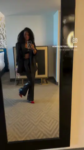 @cedrictheentertainer & @Toni Braxton had an another amazing show in front of a full house!  With surprise guest #SWV 🎶  Make sure you guys check out the show!! #LOVEANDLAUGHTER  Thank you to everyone who works tirelessly to make this show so phenomenal! 🫶🏽 Another fly look by @pobrechicarica ✨🫶🏽