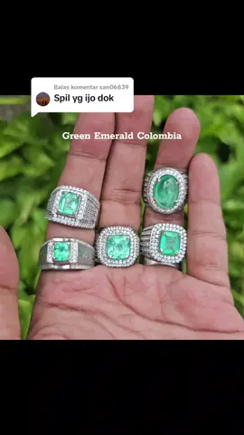 Membalas @san06839 Ini om yang hijau segarnya zamrud colombia Natural Green Emerald  #gems #zamrudcolombia #emeraldcolombia #emeraldcolombian #greenemerald #fypシ #fyp #viral 