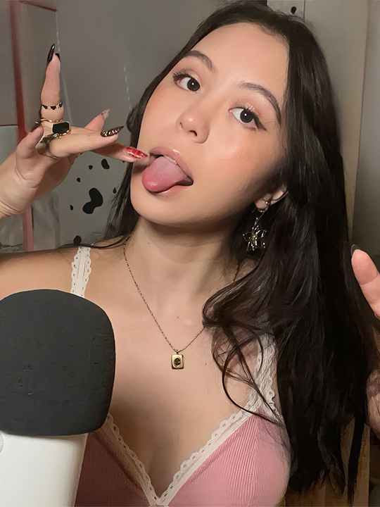 ASMR Spit Painting (Wet Mouth Sounds) @tiptoetingles