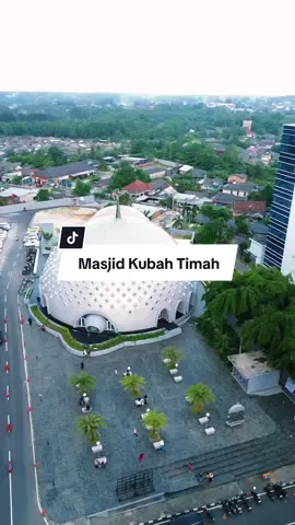 🕌 Masjd Kubah Timah 📌 Jl. Jendral Sudirman, Batin Tikal, Kec. Taman Sari, Kota Pangkal Pinang, Kepulauan Bangka Belitung 33684 sudah pernah ada kesini ??? . . #jalanbangka #jalanaspal #masjid #wisatareligi  #JelajahLiburan #bangka #pangkalpinang 