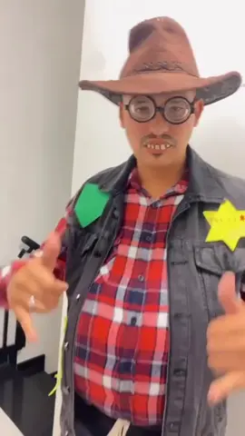 Modo PULIÇA 2024 ativado novamente!! A fantasia junina está de volta hahhaha 👮🏼‍♂️🚨🔛 #trend #festajunina #arraiá #fantasia #festajulina #sãojoão #fyyyy #riodejaneiro #festa #foryou #puliça 