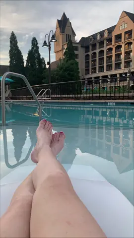 Feeling bougie!! Lets celebrate my birthday!! Quick weekend getaway with big plans of relaxing with more plans of relaxing!! #birthday #MomsofTikTok #bougie #pool 
