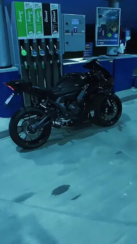 Dark background of the night 🦇#bike #motorcycle #bikelife #biker #bikersoftiktok #motor #motorcyclesoftiktok #fypツ #yamaha #r7 #yamahar7 #fypppppppppppppp 