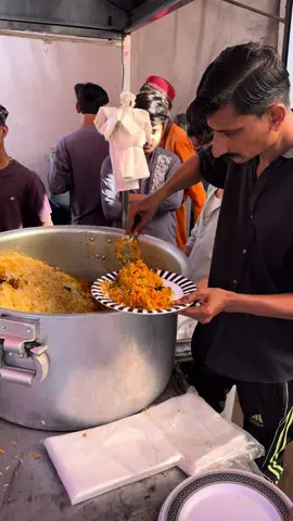 Boltan Market Al Rehman Biryani  #alrehmanbiryani #chickenbiryani #aloobiryani #streetfood #tiktokfood #viraltiktok #tiktokindia #trending #foryou #tiktok #viralvideo #food 