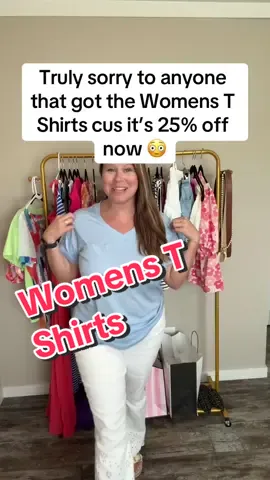 Tshirt with the perfect length!! #tshirt #tshirts #tshirthack #beach #tshirtchallenge #tshirtstyle #summertshirt #ttsacl #vnecktshirt #vneck #athmile#dealsforyoudays
